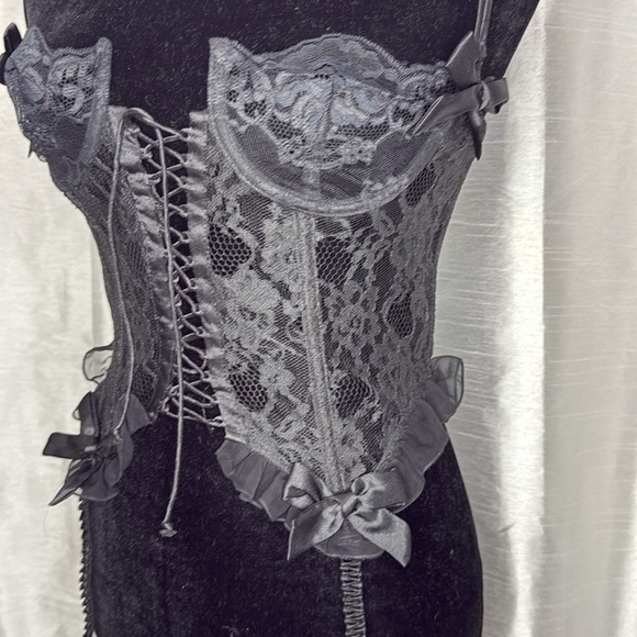 Vtg Victoria’s Secret Gold Label Corset Lacy Coquette Ruffle Garter Women’s 32B - Picture 2 of 7